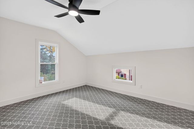 208 E Indiana Avenue, Perrysburg, OH 43551