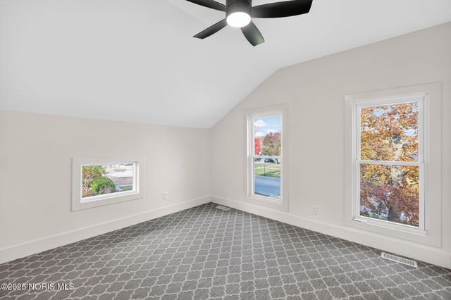 208 E Indiana Avenue, Perrysburg, OH 43551