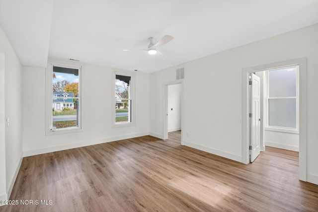 208 E Indiana Avenue, Perrysburg, OH 43551