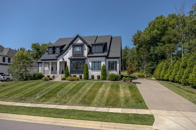 2022 Kingsbarns Dr, Nolensville, TN 37135