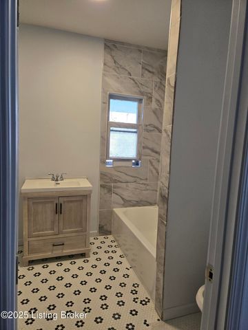 1815 Owen St, Louisville, KY 40203