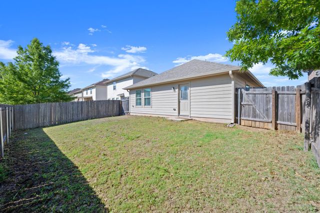 380 Housefinch LOOP, Leander, TX 78641