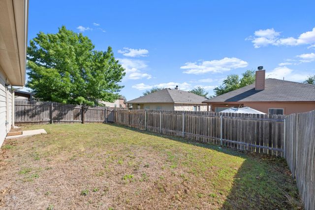 380 Housefinch LOOP, Leander, TX 78641