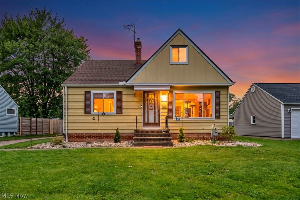 6294 Alexandria Drive, Parma Heights, OH 44130