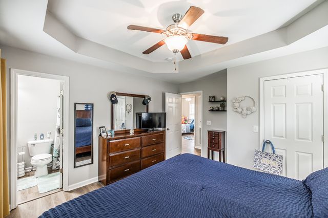1041 Red Apple Ct, Clarksville, TN 37040
