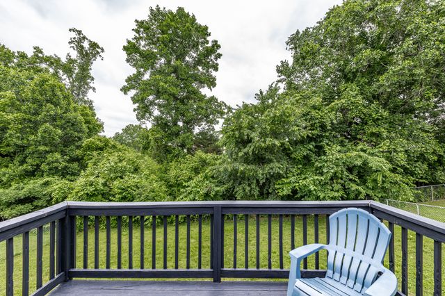 1041 Red Apple Ct, Clarksville, TN 37040
