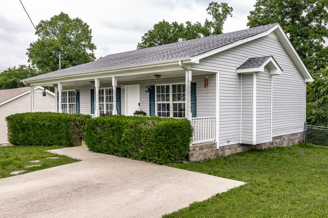 1041 Red Apple Ct, Clarksville, TN 37040