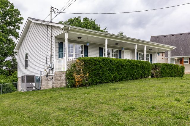 1041 Red Apple Ct, Clarksville, TN 37040