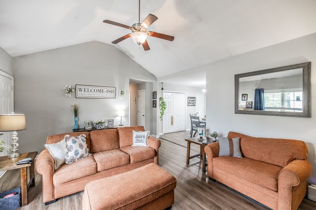 1041 Red Apple Ct, Clarksville, TN 37040