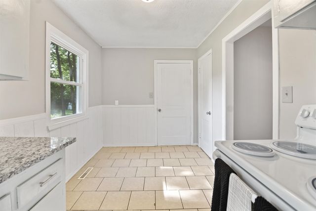 2511 S Victoria, Wichita, KS 67216
