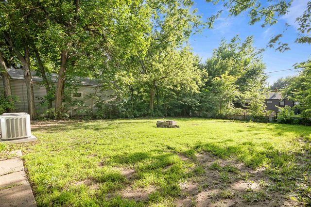 2511 S Victoria, Wichita, KS 67216
