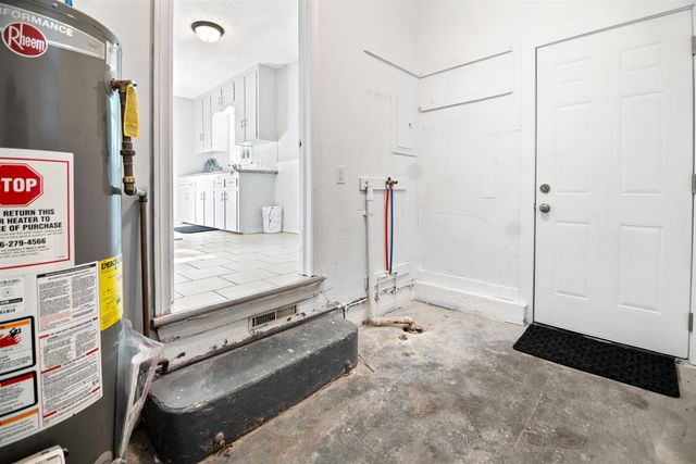 2511 S Victoria, Wichita, KS 67216