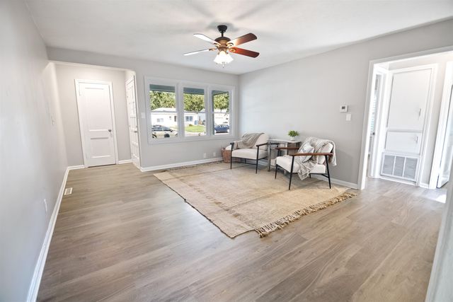 2511 S Victoria, Wichita, KS 67216
