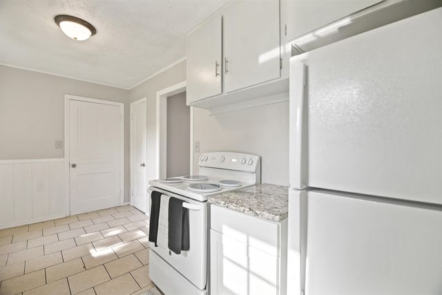 2511 S Victoria, Wichita, KS 67216