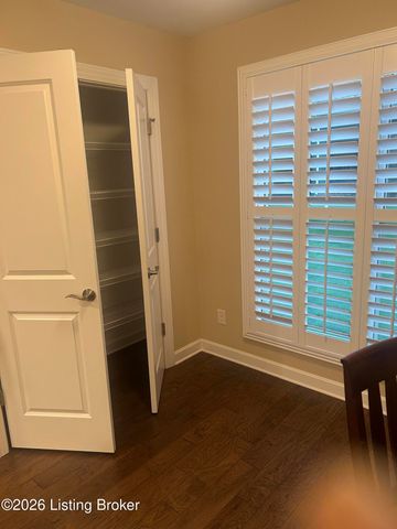 14407 Signature Point Dr, Louisville, KY 40299