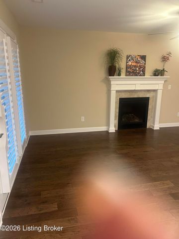 14407 Signature Point Dr, Louisville, KY 40299