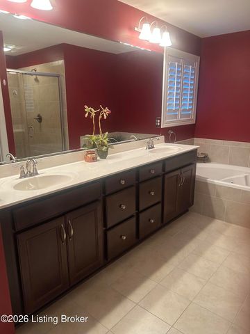 14407 Signature Point Dr, Louisville, KY 40299