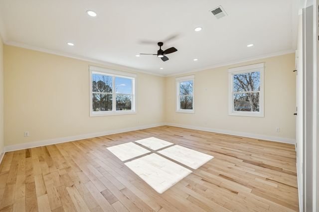 1054 Nichols Cir, E, Gallatin, TN 37066