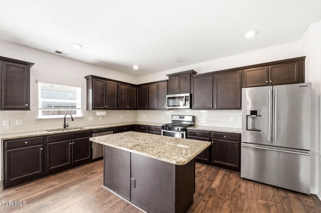 1129 Raccoon Lane, Piney Flats, TN 37686