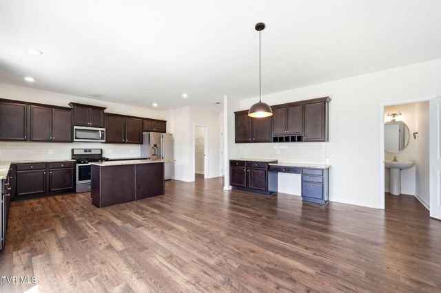 1129 Raccoon Lane, Piney Flats, TN 37686