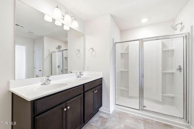 1129 Raccoon Lane, Piney Flats, TN 37686