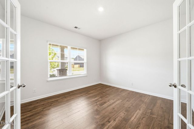 1129 Raccoon Lane, Piney Flats, TN 37686