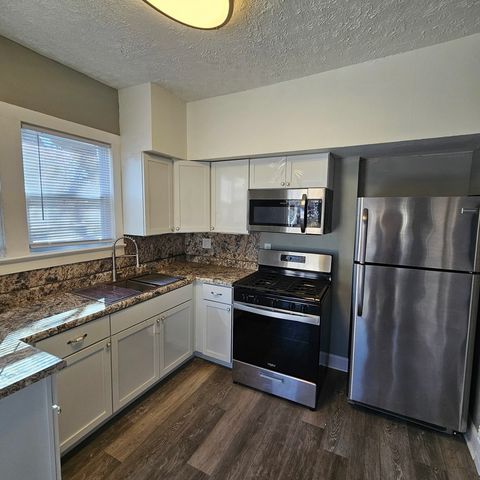 945 NORTH Avenue, Rockford, IL 61103