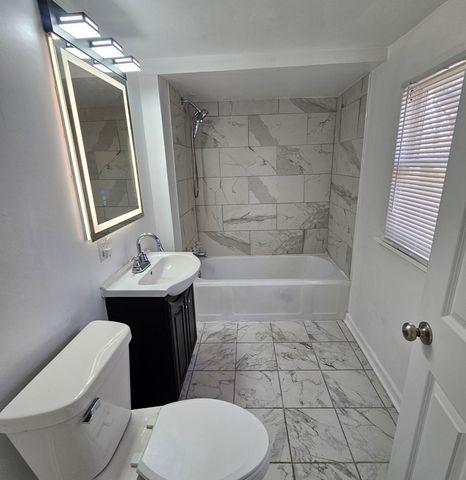 945 NORTH Avenue, Rockford, IL 61103