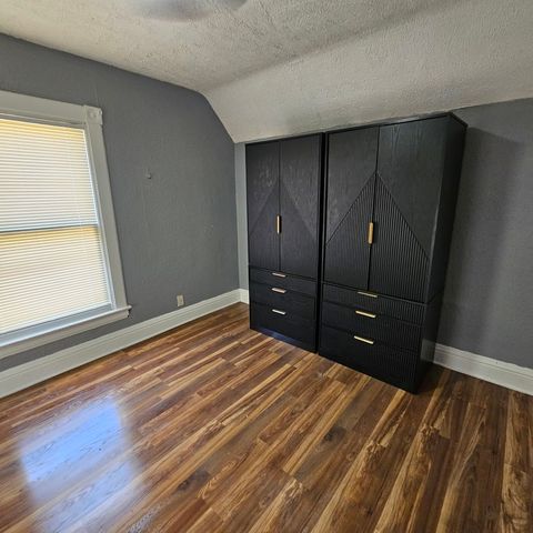 945 NORTH Avenue, Rockford, IL 61103