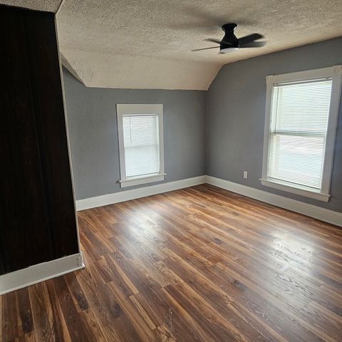 945 NORTH Avenue, Rockford, IL 61103