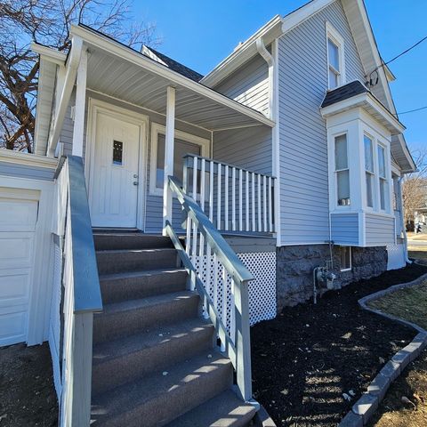 945 NORTH Avenue, Rockford, IL 61103