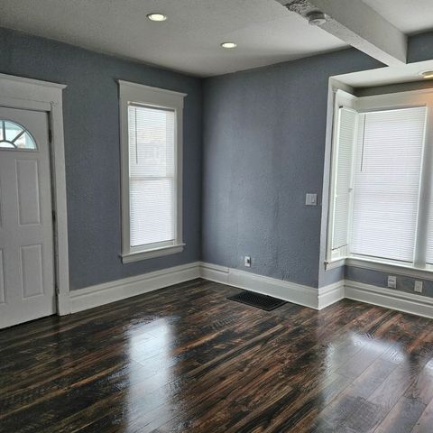 945 NORTH Avenue, Rockford, IL 61103