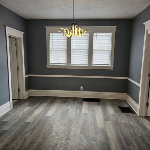 945 NORTH Avenue, Rockford, IL 61103