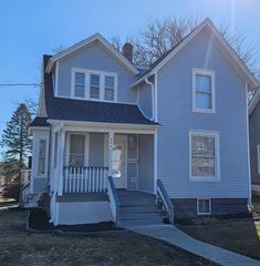 945 NORTH Avenue, Rockford, IL 61103