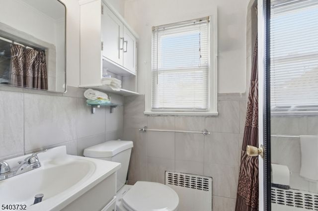 39 Hollywood Ave, Hillside Twp., NJ 07205