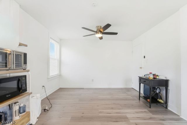 39 Hollywood Ave, Hillside Twp., NJ 07205