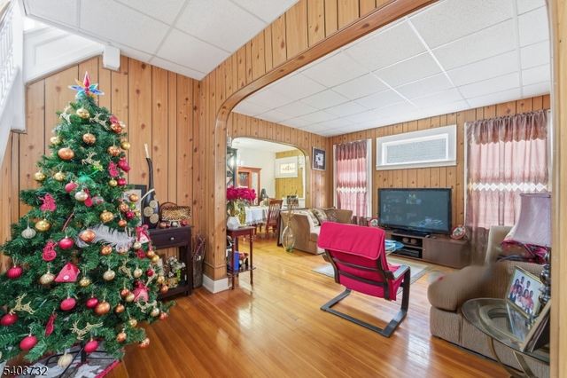 39 Hollywood Ave, Hillside Twp., NJ 07205