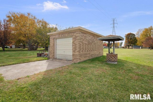 67 Buysse Drive, Coal Valley, IL 61240