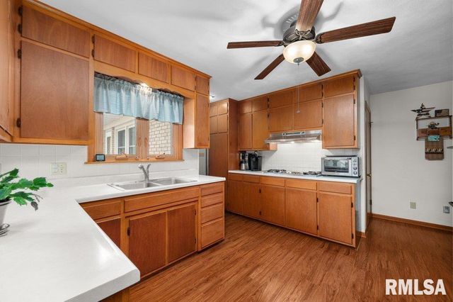 67 Buysse Drive, Coal Valley, IL 61240