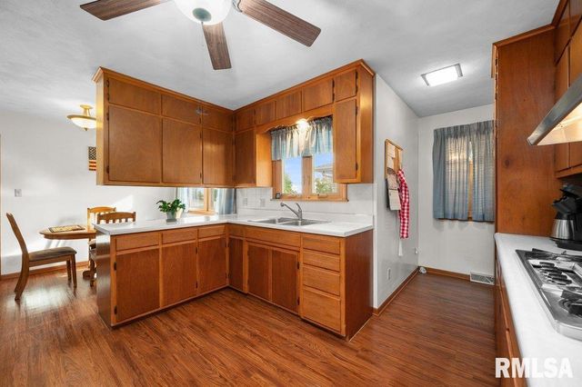 67 Buysse Drive, Coal Valley, IL 61240