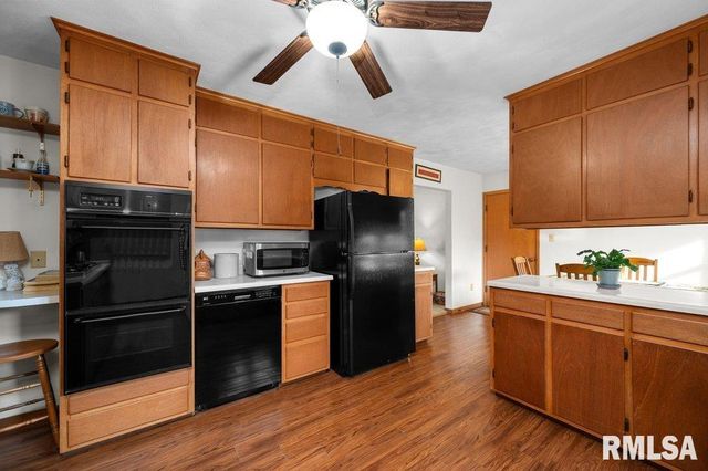 67 Buysse Drive, Coal Valley, IL 61240