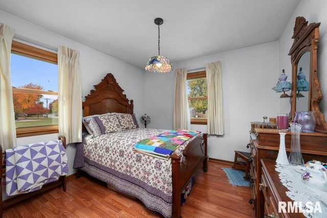 67 Buysse Drive, Coal Valley, IL 61240