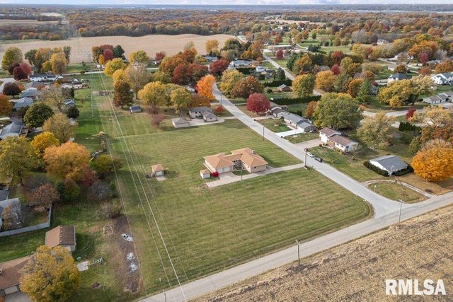 67 Buysse Drive, Coal Valley, IL 61240