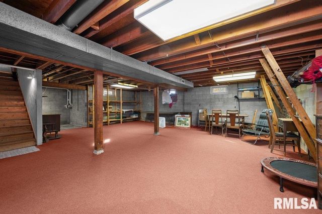 67 Buysse Drive, Coal Valley, IL 61240