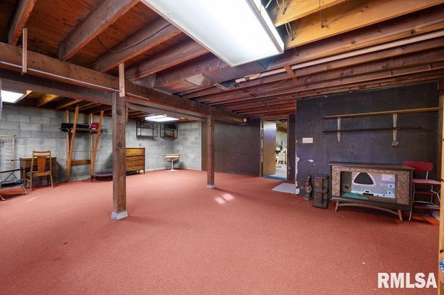 67 Buysse Drive, Coal Valley, IL 61240