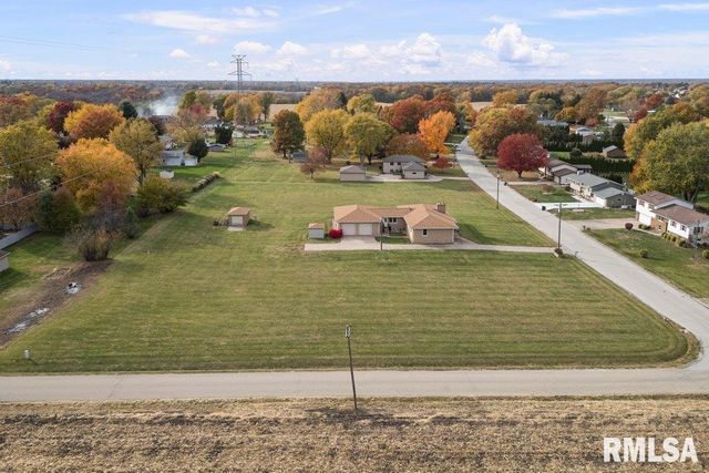 67 Buysse Drive, Coal Valley, IL 61240