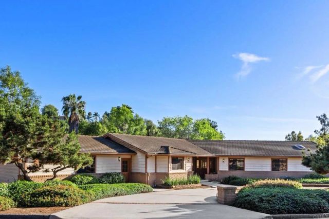 103 Alta Mesa Drive, Vista, CA 92084