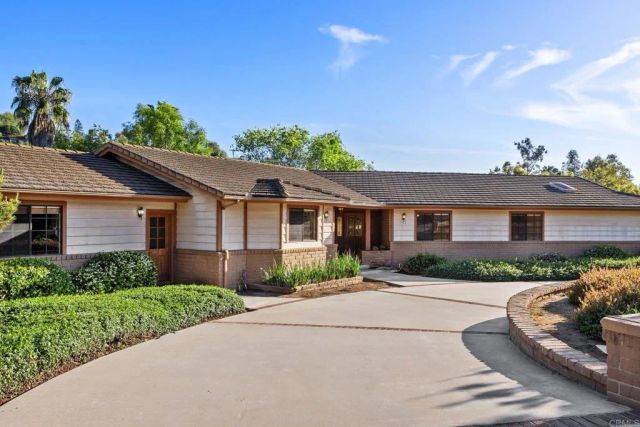 103 Alta Mesa Drive, Vista, CA 92084