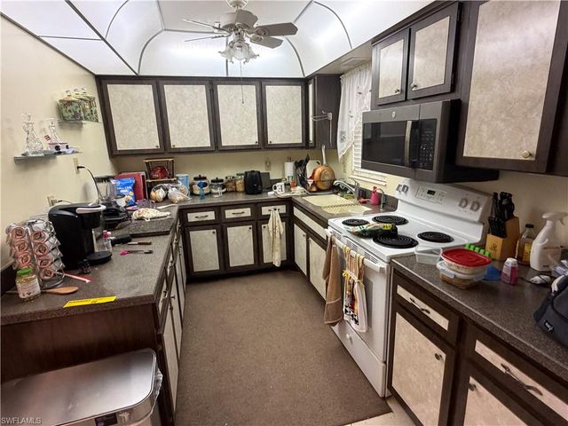 243 Thistle CT, Lehigh Acres, FL 33936