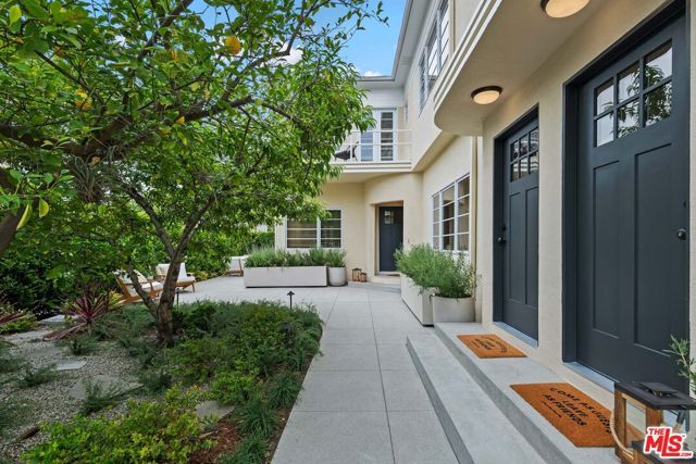 466 N Harper Avenue, Los Angeles, CA 90048